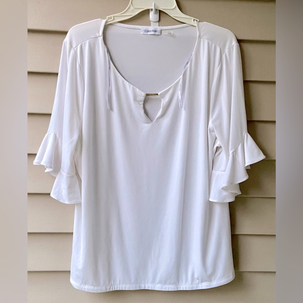 Calvin Klein’s Sz-L Classic Sheik Cool White Ruffle Sleeve Top Sooo-Comfortable🤍